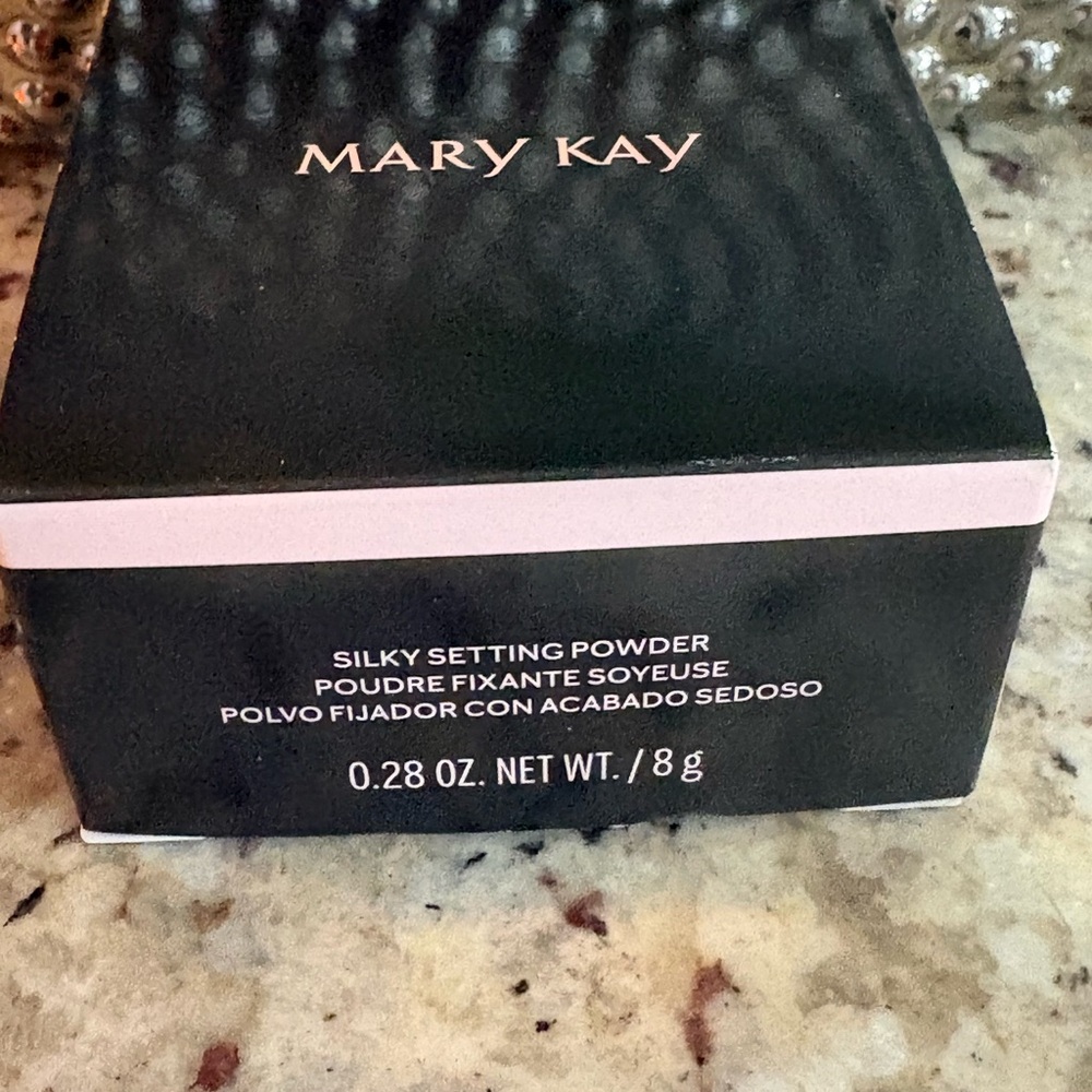 MK  Silky Setting Powder - Light Bronze